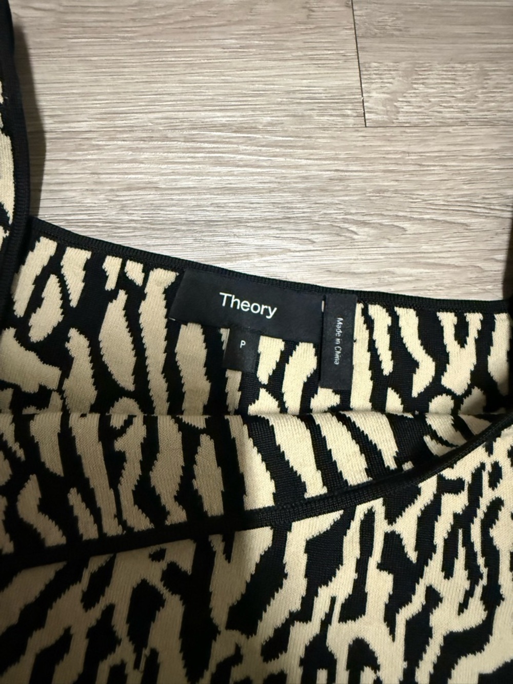 Theory Top - Picture 2 of 2